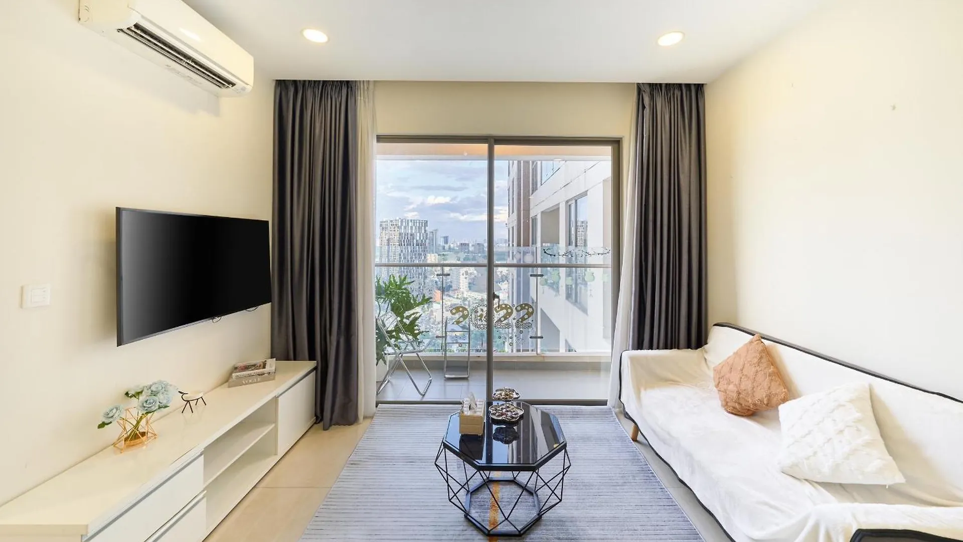 Amber Luxury Apartment Millennium Free Pool Ho Chi Minh City Vietnam