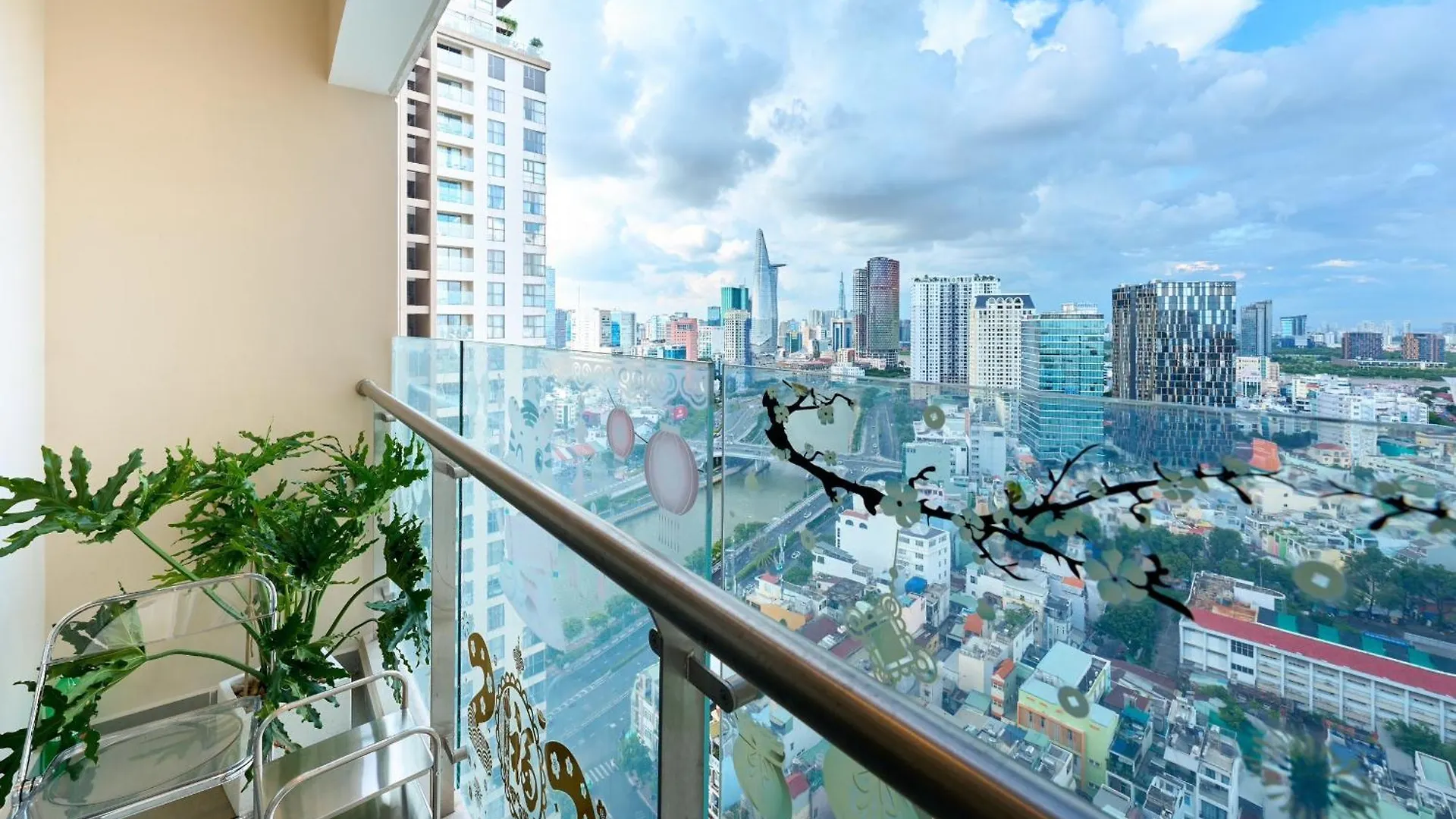 Amber Luxury Apartment Millennium Free Pool Ho Chi Minh City Vietnam